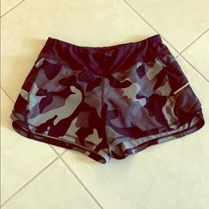 Athleta Camouflage Running Shorts 4” size small